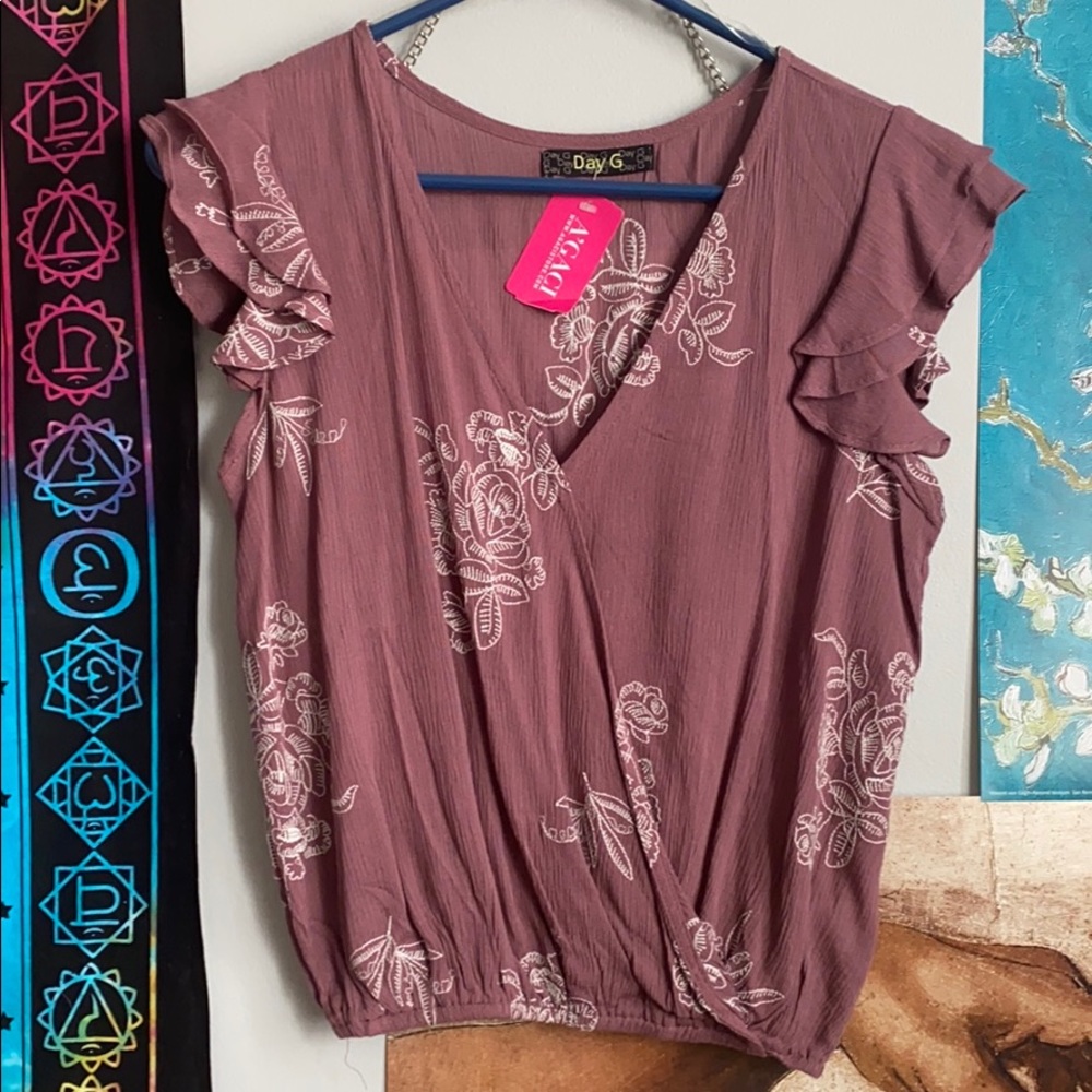 NWT A'gaci mauve floral ruffle top size small